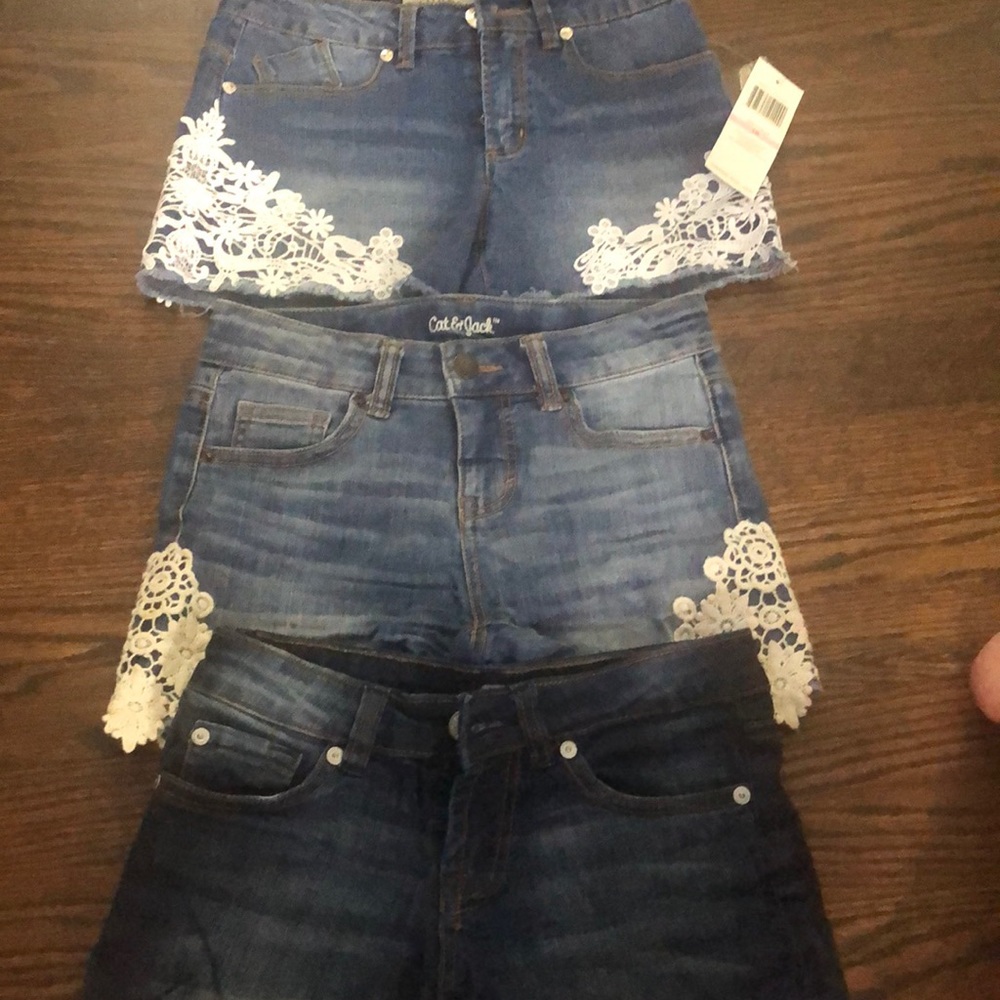 Girls Jean shorts-with lace details.